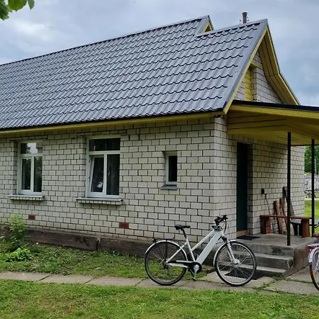 Puhkemaja * 무스트베