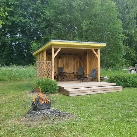 Puhkemaja 別荘 ムストベー